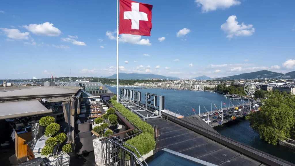 Four Seasons Hôtel des Bergues overlooking the Lake and the Rhône in Geneva