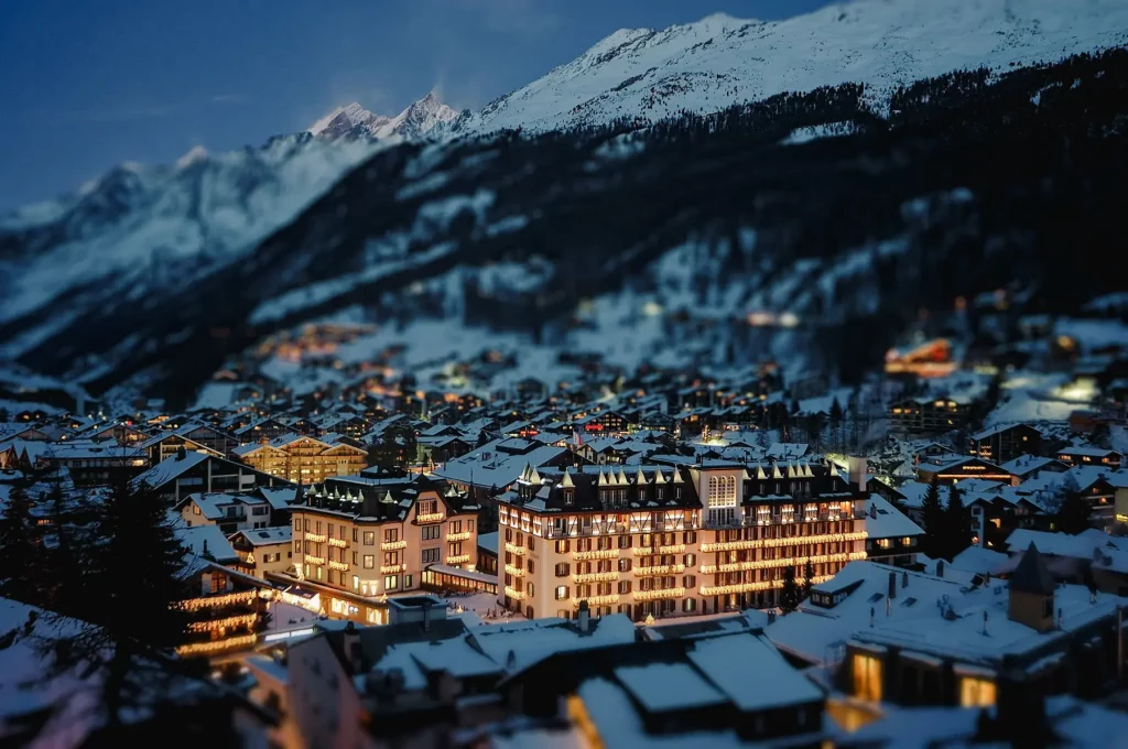 Mont Cervin Zermatt by night