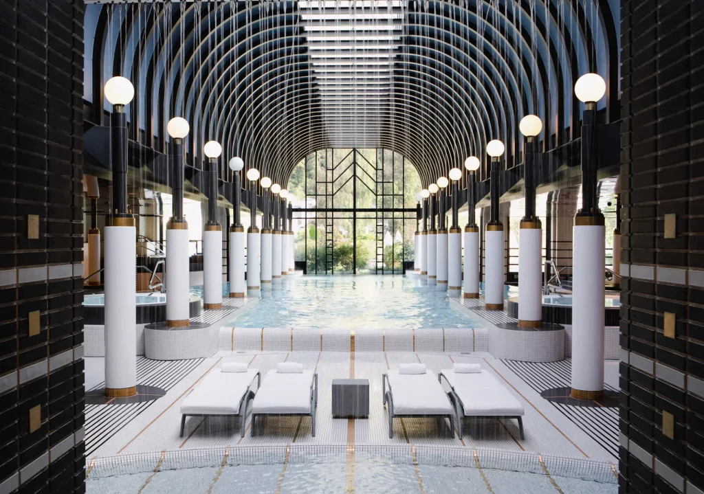 Indoor swimming pool at Spa Nescens in Victoria-Jungfrau Interlaken